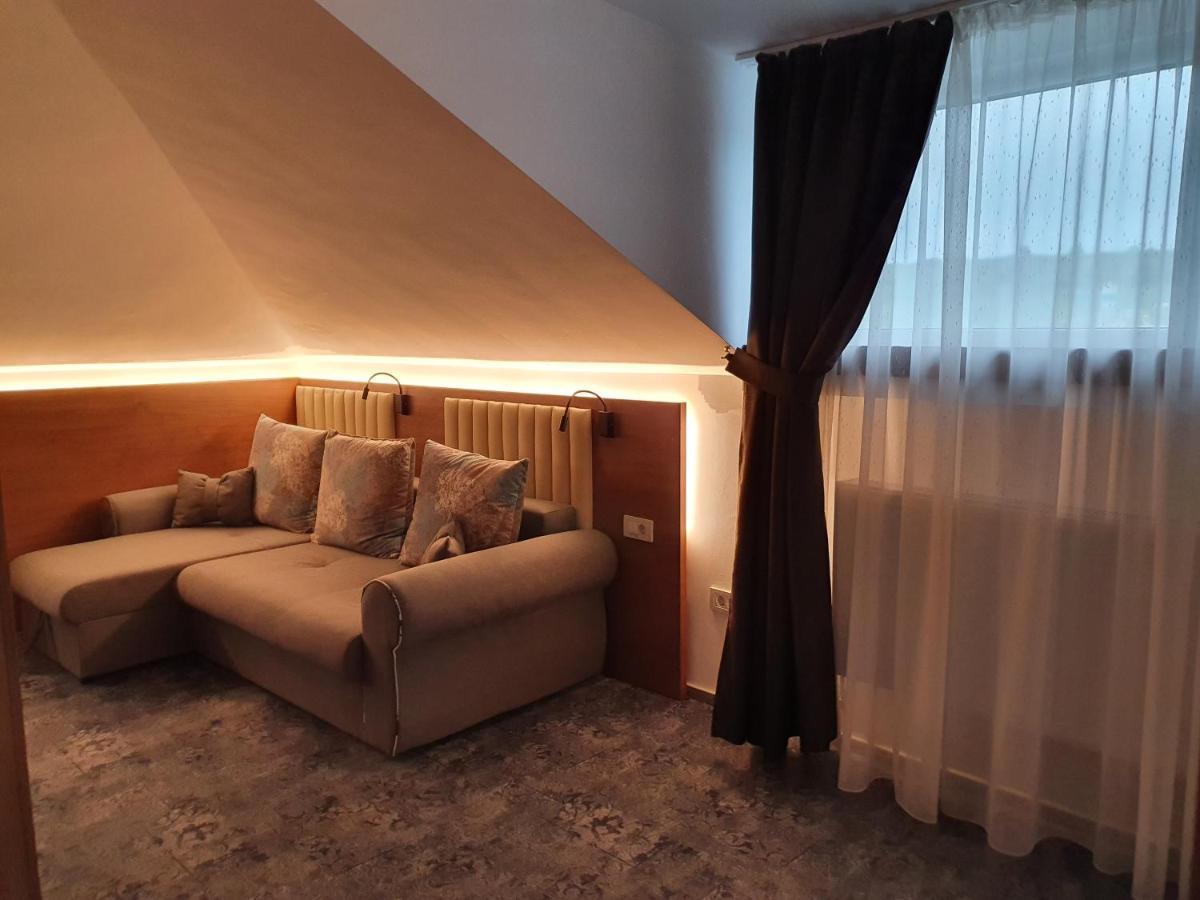 Stay Inn Rediu Valea Lupului  Bagian luar foto