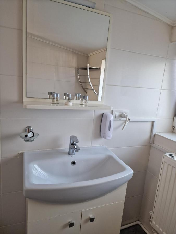 Stay Inn Rediu Valea Lupului  Bagian luar foto