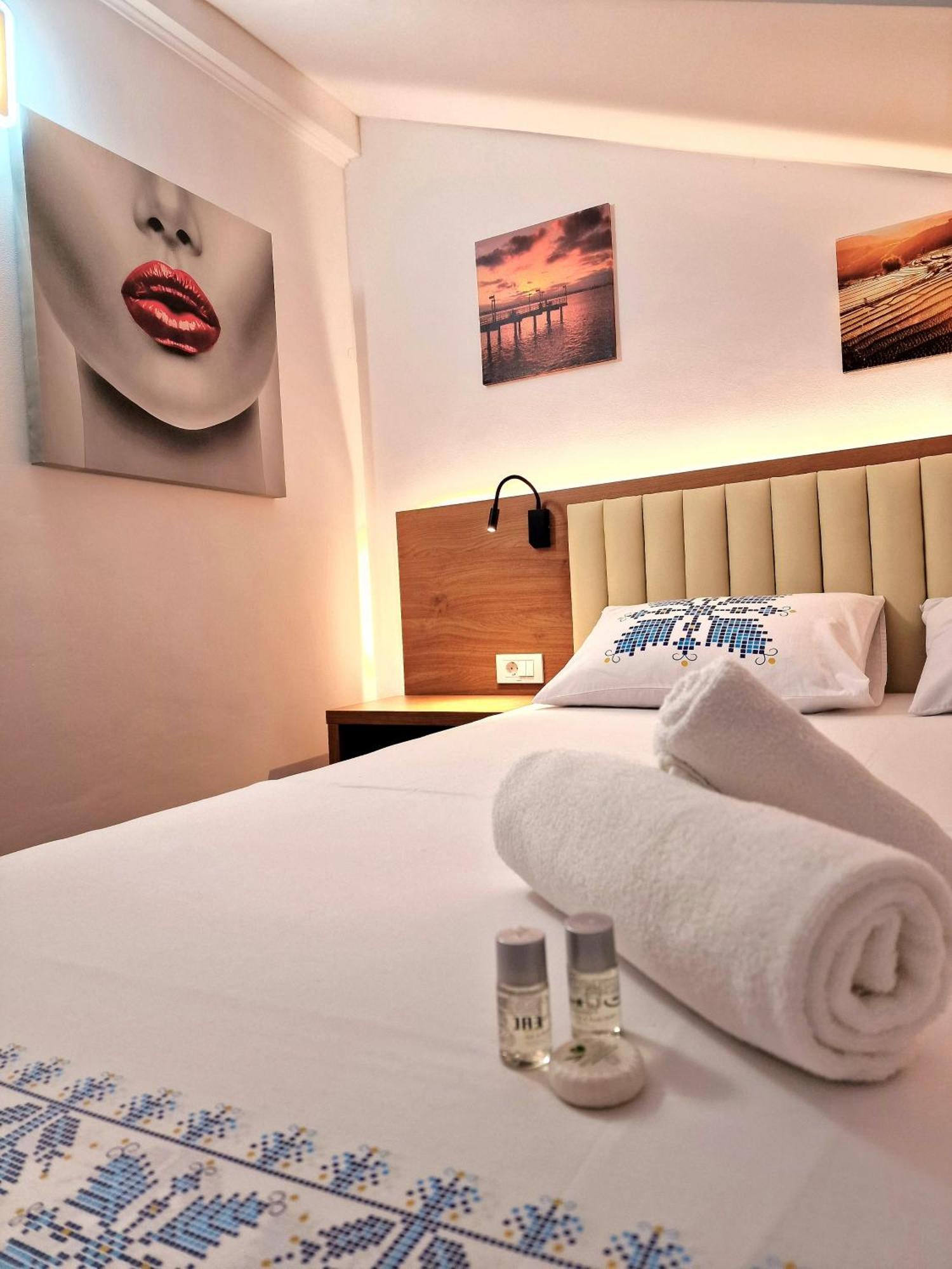Stay Inn Rediu Valea Lupului  Bagian luar foto